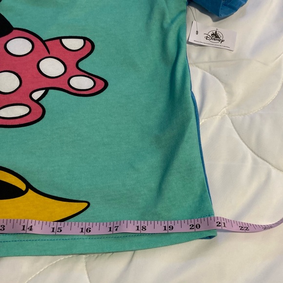 Disney Parks Mickey & Co Minnie Mouse Crop T-Shirt Women Size Medium - Picture 9 of 11